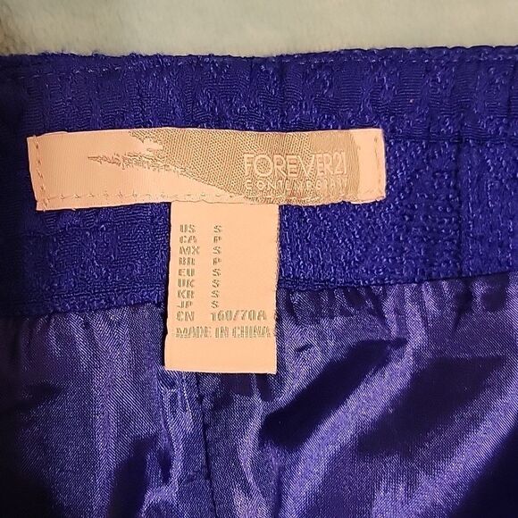 **SMALL BUNDLE** 2 skirts, 1 red & 1 blue along with 1 black Halter top SMALL - Picture 3 of 12